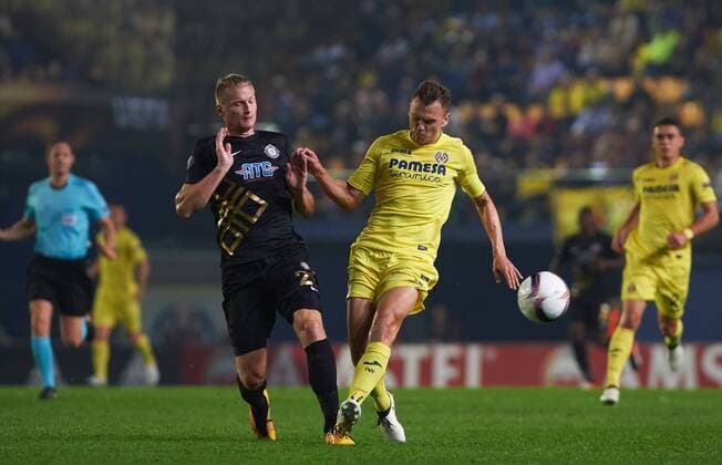 November 3, 2016 - Villarreal, Castellon, Spain - Denis Cheryshev of Villarreal CF in action against Vaclav Prochazka of Osmanlispor FK during the UEFA Europa League Group L football match between Villarreal CF and Osmanlispor FK at El Madrigal Stadium, on November 3, 2016. Villarreal CF v Osmanlispor - UEFA Europa League  - ZUMAn230 20161103_zaa_n230_016