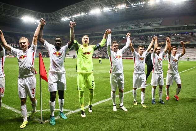 SOCCER - EL, Nice vs RBS NICE,FRANCE,03.NOV.16 - SOCCER - UEFA Europa League, group stage, OGC Nice vs Red Bull Salzburg. Image shows the rejoicing of RBS. GEPAxpictures xFelixxRoittner