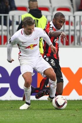 SOCCER - EL, Nice vs RBS NICE,FRANCE,03.NOV.16 - SOCCER - UEFA Europa League, group stage, OGC Nice vs Red Bull Salzburg. Image shows Marc Rzatkowski (RBS) and Ricardo (Nice). GEPAxpictures xFelixxRoittner