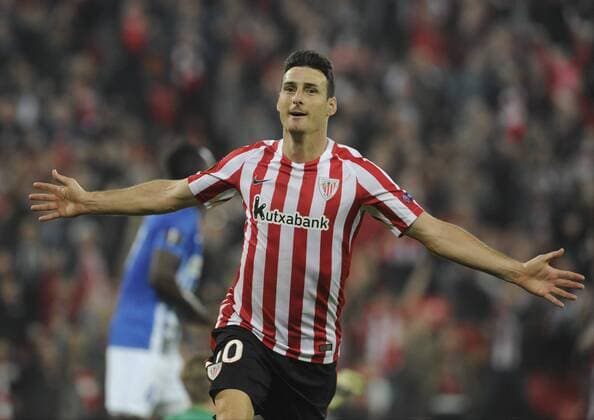Partido de la Europa League entre el Athletic y el Genk en San Mamés. En la imagen, Aduriz celebra uno de sus cinco goles. Europa League match between Athletic Bilbao and KRC Genk. In this picture, Aduriz celebrates one of their five goals. xJuanxEcheverríax 
