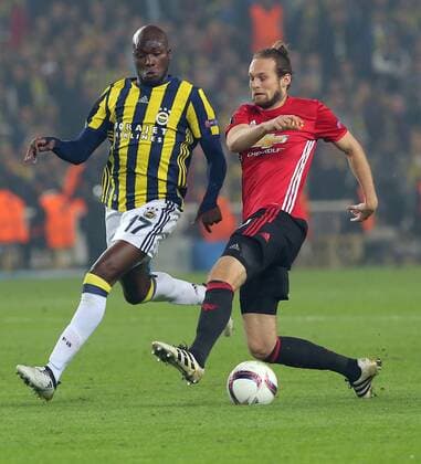 UEFA Europa League Group A day 4 match between Fenerbahce and Manchester United ManU at Ulker Stadium in Istanbul , Turkey , November 03 , 2016. Final Score : Fenerbahce 2 - Manchester United 1 Pictured: of Fenerbahce and of Manchester United. 