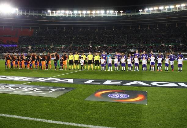 SOCCER - EL, A.Wien vs Roma VIENNA,AUSTRIA,03.NOV.16 - SOCCER - UEFA Europa League, group stage, FK Austria Wien vs AS Roma. Image shows both teams with the referees. GEPAxpictures xChristianxOrt