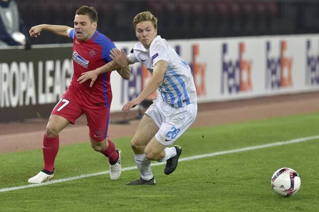 Li. Adrian Popa, SB, re. Nicolas Stettler, FCZ, FC Zuerich - Steaua Bukarest, Europa League, Fussball, 03.11.2016 
