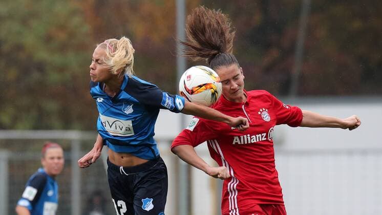 v.li.: Stephanie Breitner (TSG, 12), Sara Ilonka Däbritz (Sara Daebritz, FCB, 33), Kopfball, header, Aktion, Action, Fussball, Allianz Frauen-Bundesliga, TSG 1899 Hoffenheim - FC Bayern München, xozx