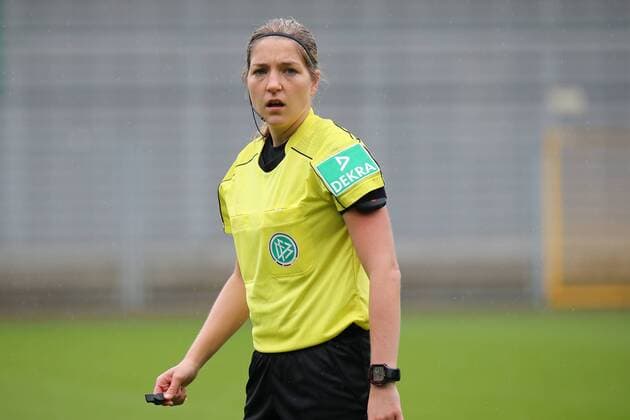 Karoline Wacker (Schiedsrichterin), Einzelbild, Aktion, Action, Fussball, Allianz Frauen-Bundesliga, TSG 1899 Hoffenheim - FC Bayern München, xozx