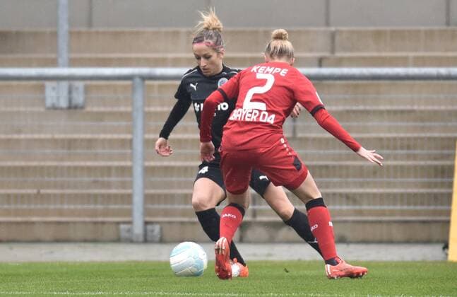 05.11.2016, xblx, Fussball 1.Bundesliga Damen, 1.FFC Frankfurt - Bayer 04 Leverkusen, emspor v.l. Kathrin Hendrich (1.FFC Frankfurt), Frederike Kempe (Bayer 04 Leverkusen Damen) Frankfurt am Main