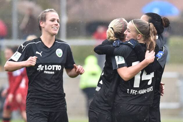 05.11.2016, xblx, Fussball 1.Bundesliga Damen, 1.FFC Frankfurt - Bayer 04 Leverkusen, emspor v.l. Yuki Nagasato (1.FFC Frankfurt), Goal scored, Tor zum 2:1, celebrate the goal, Torjubel Frankfurt am Main