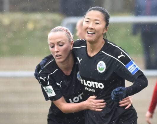 05.11.2016, xblx, Fussball 1.Bundesliga Damen, 1.FFC Frankfurt - Bayer 04 Leverkusen, emspor v.l. Mandy Islacker (1.FFC Frankfurt), Yuki Nagasato (1.FFC Frankfurt), Goal scored, Tor zum 2:1, celebrate the goal, Torjubel Frankfurt am Main