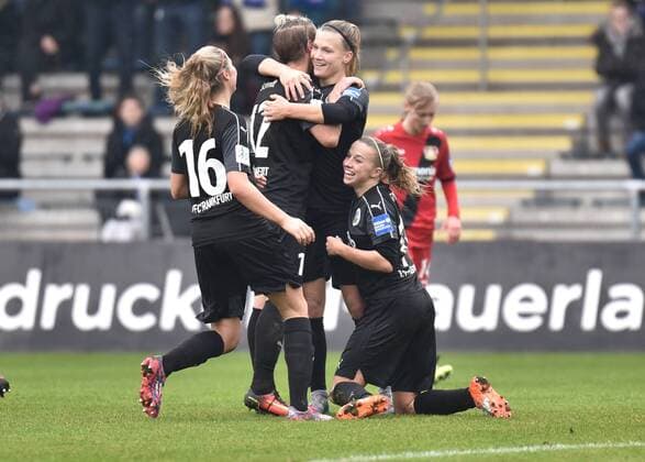 05.11.2016, xblx, Fussball 1.Bundesliga Damen, 1.FFC Frankfurt - Bayer 04 Leverkusen, emspor v.l. Janine Hechler (1.FFC Frankfurt), Sophie Schmidt (1. FFC Frankfurt), Nadine Anstatt (1.FFC Frankfurt), Jackie Groenen (1.FFC Frankfurt), Goal scored, Tor zum 4:2, celebrate the goal, Torjubel Frankfurt am Main