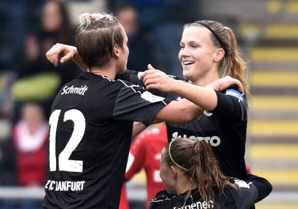 05.11.2016, xblx, Fussball 1.Bundesliga Damen, 1.FFC Frankfurt - Bayer 04 Leverkusen, emspor v.l. Sophie Schmidt (1. FFC Frankfurt), Nadine Anstatt (1.FFC Frankfurt), Jackie Groenen (1.FFC Frankfurt), Goal scored, Tor zum 4:2, celebrate the goal, Torjubel Frankfurt am Main