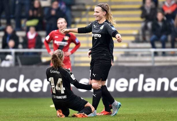 05.11.2016, xblx, Fussball 1.Bundesliga Damen, 1.FFC Frankfurt - Bayer 04 Leverkusen, emspor v.l. Jackie Groenen (1.FFC Frankfurt), Nadine Anstatt (1.FFC Frankfurt), Goal scored, Tor zum 4:2, celebrate the goal, Torjubel Frankfurt am Main