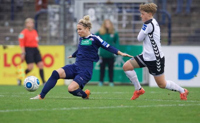 Fussball Frauen 1.Bundesliga 05.11.2016 Potsdam Karl Liebknecht Stadion 1 FFC Turbine Potsdam geg FF USV Jena 1 : 0 vlnr Svenja HUTH 9 Turbine geg Susann UTES 6 USV