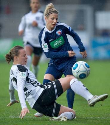 Fussball Frauen 1.Bundesliga 05.11.2016 Potsdam Karl Liebknecht Stadion 1 FFC Turbine Potsdam geg FF USV Jena 1 : 0 vlnr Jana SEDLACKOVA 12 USV geg Svenja HUTH 9 Turbine