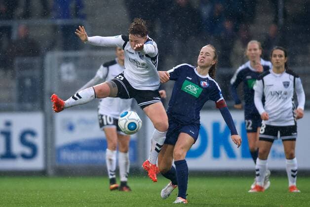 Fussball Frauen 1.Bundesliga 05.11.2016 Potsdam Karl Liebknecht Stadion 1 FFC Turbine Potsdam geg FF USV Jena 1 : 0 vlnr Susann UTES 6 USV geg Lia W€LTI ( WAELTI ) 13 Turbine