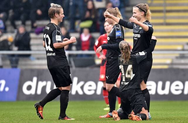 05.11.2016, xblx, Fussball 1.Bundesliga Damen, 1.FFC Frankfurt - Bayer 04 Leverkusen, emspor v.l. Sophie Schmidt (1. FFC Frankfurt), Saskia Matheis (1.FFC Frankfurt), Jackie Groenen (1.FFC Frankfurt), Nadine Anstatt (1.FFC Frankfurt), Goal scored, Tor zum 4:2, celebrate the goal, Torjubel Frankfurt am Main