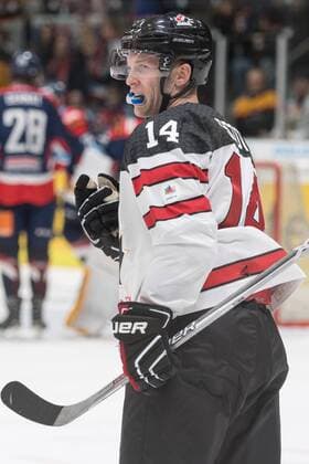 Im Bild Torschütze zum 3:3 Greg SCOTT (Kanada, 14), Eishockey, Deutschland Cup, Slowakei - Kanada, xmfx