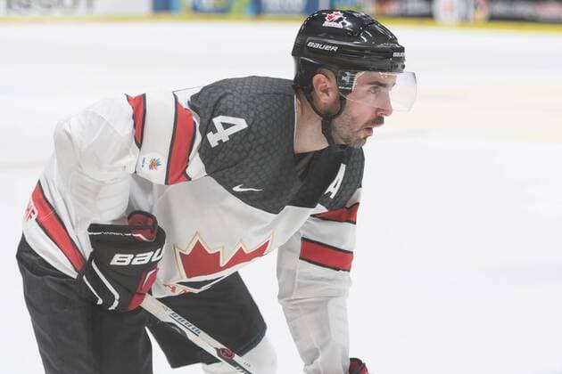 Im Bild Chris LEE (Kanada, 4), Eishockey, Deutschland Cup, Slowakei - Kanada, xmfx