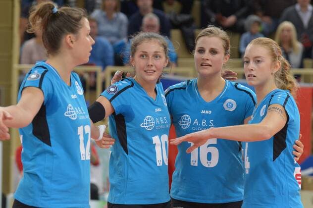 05.11.2016, xtkx, Volleyball 1.Bundesliga Damen, VC Wiesbaden - USC Muenster, emspor, v.l. Eszter Nagy (VC Wiesbaden) , Irina Kemmsies (VC Wiesbaden) , Delainey Aigner Sweesey (VC Wiesbaden) , Tanja Grosser (VC Wiesbaden) , Wiesbaden
