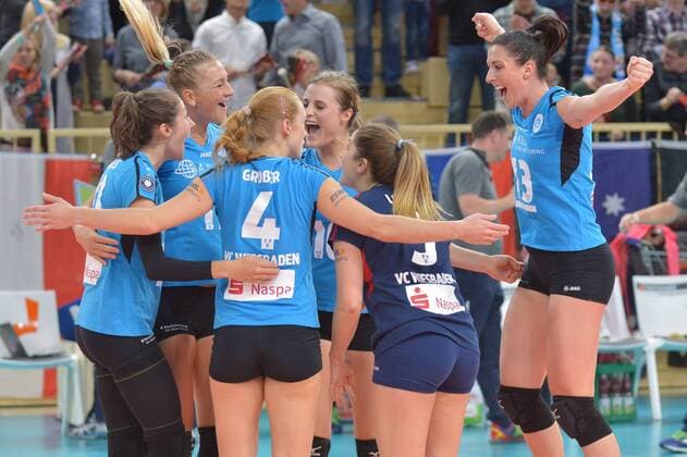 05.11.2016, xtkx, Volleyball 1.Bundesliga Damen, VC Wiesbaden - USC Muenster, emspor, v.l. Irina Kemmsies (VC Wiesbaden) , Tanja Grosser (VC Wiesbaden) , alyssa Longo (VCW), Karolina Bednarova (VC Wiesbaden) , Wiesbaden