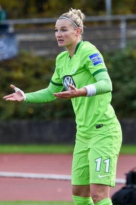 Alexandra Popp 11 (VfL Wolfsburg) reklamiert, beschweren, meckern, Aktion, Action, Fussball, Allianz Frauen-Bundesliga, Borussia Mönchengladbach - VfL Wolfsburg, Fussball, Allianz Frauen-Bundesliga, Borussia Mönchengladbach - VfL Wolfsburg, xmhx