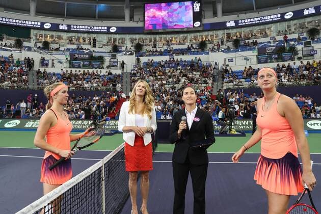 ZHUHAI, CHINA - NOVEMBER 06: Elina Svitolina of Ukraine (L1), German former tennis player Steffi Graf (L2) and Petra Kvitova (R1) of the Czech Republic participate in the toss before the women s singles final match on Day six of the 2016 WTA Tennis Damen Elite Trophy Zhuhai at Zhuhai Hengqin International Tennis Centre on November 6, 2016 in Zhuhai, Guangdong Province of China.  CFP495080026 