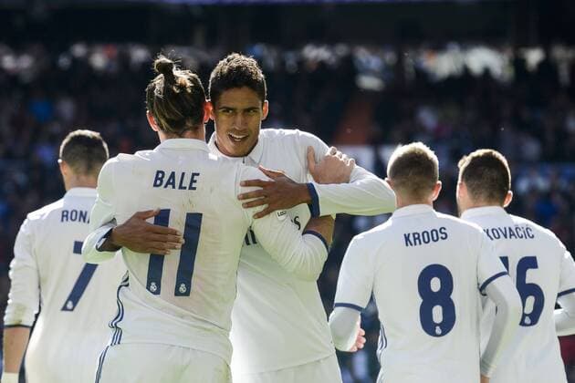 Real Madrid s players Cristiano Ronaldo, Gareth Bale, Raphael Varane, Toni Kroos and Mateo Kovacic celebrating a goal during a match of La Liga at Santiago Bernabeu Stadium in Madrid. November 06, Spain. 2016.  (20161106023)