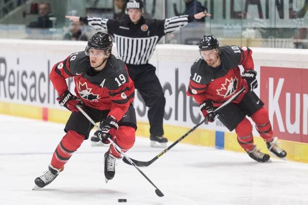 Im Bild Brandon BUCK (Kanada, 19) am Puck, Eishockey, Deutschland Cup, Deutschland - Kanada, xmfx