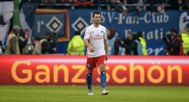 Emir SPAHIC (HH), frustriert, Frust, Enttaeuschung, enttaeuscht, Niedergeschlagen, Niederlage, Fussball 1. Bundesliga, 10. Spieltag, Hamburger SV (HH) - Borussia Dortmund (DO) 2:5, am 05.11.2016 in Hamburg Deutschland. Â