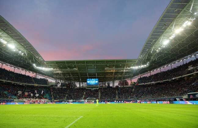 Red Bull Arena Stadion Übersicht Abendstimmung Flutlicht Fußball Fussball erste 1.Bundesliga Saison 2016 2017 06.11.2016 RB Leipzig RBL vs. FSV Mainz 05