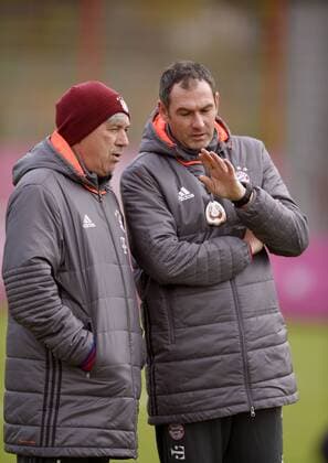07.11.2016, Fussball 1.Bundesliga 2016 2017, FC Bayern München, Training an der Säbenerstrasse in München. v.li: Trainer Carlo Ancelotti (FC Bayern München) mit Co-Trainer Paul Clement (FC Bayern München). 