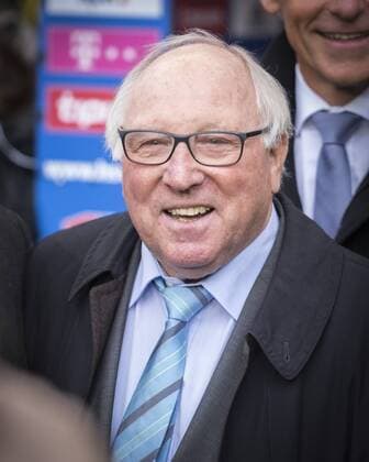 Geburtstagskind Uwe Seeler freuen sich. 05.11.2016, Hamburg, Hamburger Sv vs. BvB Dortmund Â