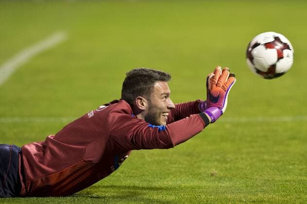 Fußball, Training Nationalteam Tschechien Czech soccer player Jiri Pavlenka in action during the training session prior to the friendly games with Norway (November 11) and Denmark (November 15) in Prague, Czech Republic, November 7, 2016. (CTKxPhoto MichalxKamaryt) CTKPhotoP201611070867601  kmt 9