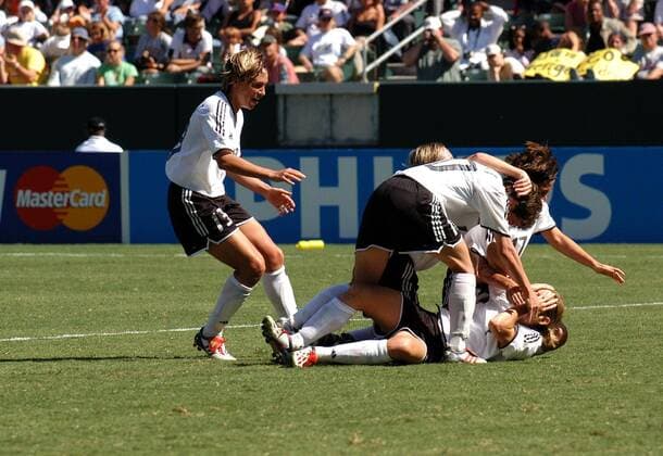 Oct. 12, 2003 - Carson, CALIFORNIA, UNITED STATES - K33304FB .FIFA WOMEN S WORLD CUP USA 2003 GERMANY vs..SWEDEN FINAL GAME. AT THE HOME DEPOT CENTER,.CARSON, CA..10 12 2003. FITZROY BARRETT 2003.GERYMANY CELEBRATES THEIR 2003 WORLD CUP.VICTORY. NIA KUENZER SCORED THE WINNING GOAL GERMANY VS SWEDEN FB - ZUMAg108 20031012_gaf_g108_013