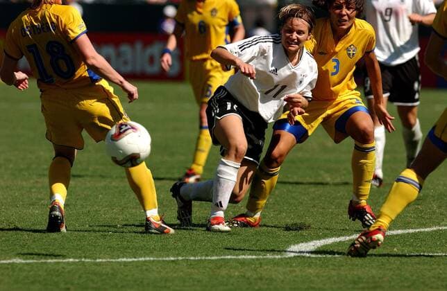 Oct. 12, 2003 - Carson, CALIFORNIA, UNITED STATES - K33304FB .FIFA WOMEN S WORLD CUP USA 2003 GERMANY vs..SWEDEN FINAL GAME. AT THE HOME DEPOT CENTER,.CARSON, CA..10 12 2003. .GERMANY vs. SWEDEN GERMANY VS SWEDEN FB - ZUMAg108 20031012_gaf_g108_025