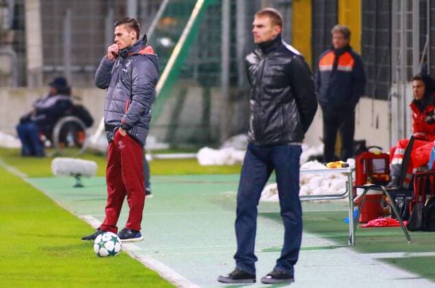 Trainer Thomas Wörle (li.) (FC Bayern), Kollege Maksim Zinovyev (FK Rossijanka) Frauenfussball CL 09.11.2016 Grünwalderstadion FC Bayern München - FK Rossijanka