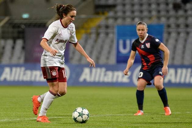 v.li.: Lisa Evans (FC Bayern München, FCB, 18) Elvira ZIYASTINOVA (FK Rossiyanka, Rossijanka, 70), Fussball, UEFA Women s Champions League, FC Bayern München - FK Rossiyanka, xslx