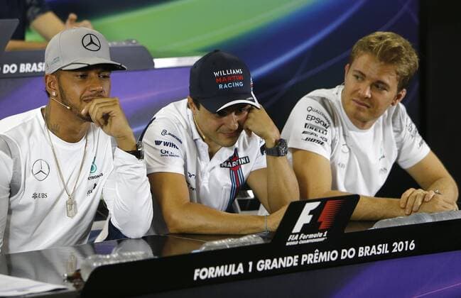 Formel 1, GP von Brasilien, Fahrer-Pressekonferenz Brazil Grand Prix Formula 1 2016 SÃO PAULO, SP - 10.11.2016: BRAZIL GRAND PRIX FORMULA 1 2016 - The drivers Lewis Hamilton (e) and Nico Rosberg (d) of Mercedes AMG Petronas F1 Team and Brazilian Felipe Massa in the center during a press conference PK Pressekonferenz the Brazil Grand Prix Formula 1 in 2016 held at the Interlagos Circuit on the morning of Thursday . (Photo: Rodolfo Buhrer La Imagem Fotoarena) x1228121x  RodolfoxBuhrer