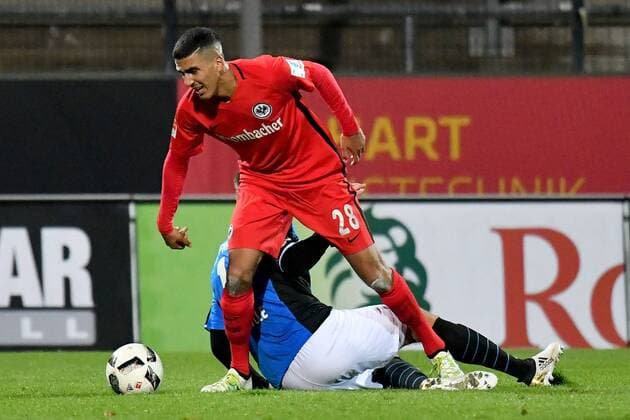 10.11.2016, xfux, Fussball Testspiel, Eintracht Frankfurt - FSV Frankfurt, emspor v.l. Cedric Heller (Eintracht Frankfurt), Maurice Deville (FSV Frankfurt) Frankfurt am Main
