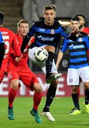 10.11.2016, xfux, Fussball Testspiel, Eintracht Frankfurt - FSV Frankfurt, emspor v.l. Maurice Deville (FSV Frankfurt) Frankfurt am Main