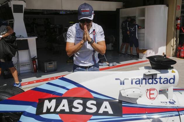 Brazilian driver Felipe Massa from Williams Martini Racing poses with his vehicle at Interlagos race track in Sao Paulo, Brazil, 10 November 2016. The circuit will host Brazil s Formula One Grand Prix next Sunday 13 November. EFE Sebastiao Moreira BRAZIL S FORMULA ONE GRAND PRIX IN SAO PAULO !ACHTUNG: NUR REDAKTIONELLE NUTZUNG!  SAO001 20161110-636144104233339899