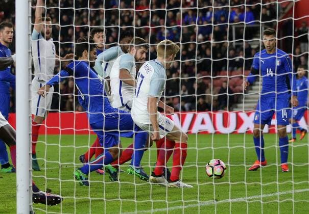 England s Jack Stephens scoring his sides third goal during the Under 21 International Friendly Länderspiel match at the St Mary s Stadium, Southampton. Picture date November 10th, 2016 Pic David Klein Sportimage EDITORIAL USE ONLY. No use with unauthorised audio, video, data, fixture lists, club league logos or live services. Online in-match use limited to 120 images, no video emulation. No use in betting, games or single club league player publications.