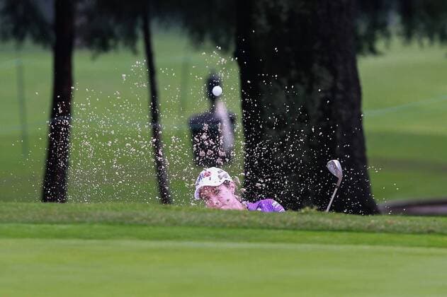 Mexican golfer Alejandra Llaneza in action during the first day of the Lorena Ochoa Invitational Tournament of the LPGA Golf Damen at the Golf Club of Mexico City, Mexico, 10 November 2016. LORENA OCHOA INVITATIONAL GOLF TOURNAMENT IN MEXICO CITY !ACHTUNG: NUR REDAKTIONELLE NUTZUNG!  MEX002 20161110-636144167970380151