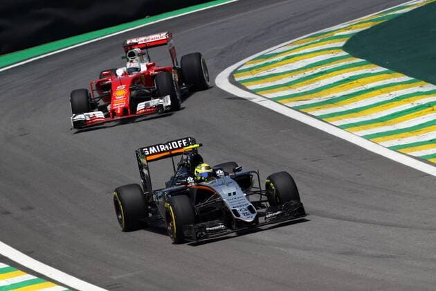 Brazilian Grand Prix, Sao Paulo 10 - 13 November 2016 11.11.2016 - Free Practice 1, Sergio Perez (MEX) Sahara Force India F1 VJM09 and Sebastian Vettel (GER) Scuderia Ferrari SF16-H 