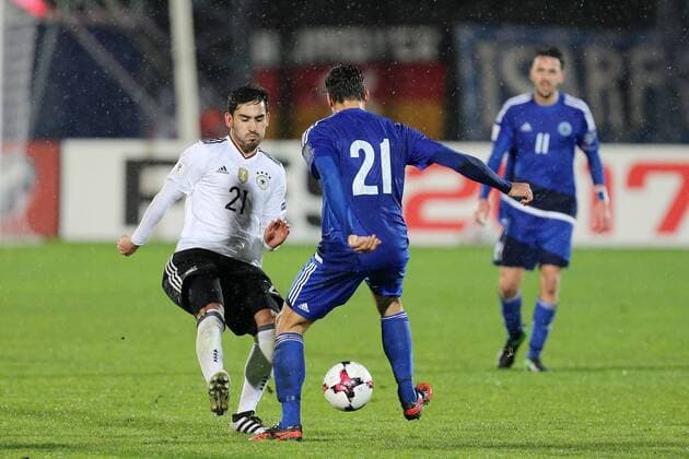 l-r: im Zweikampf, Aktion, mit Ilka Guendogan 21 (Deutschland) und Mirko Palazzi 21 (San Marino), San Marino vs. Deutschland, Fussball, WM-Qualifikation, 11.11.2016 , San Marino Copyright: xKolbert Eibner-Pressefotox EP_CKT