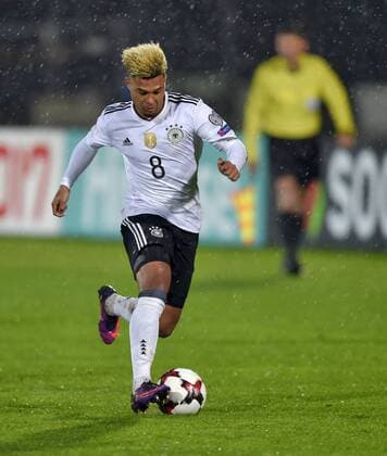 11.11.2016, Fussball WM-Qualifikation Europa, 4. Spieltag Gruppe C, Republik San Marino - Deutschland, im Stadio Olimpico in Serravalle, San Marino. Serge Gnabry (Deutschland) am Ball. 
