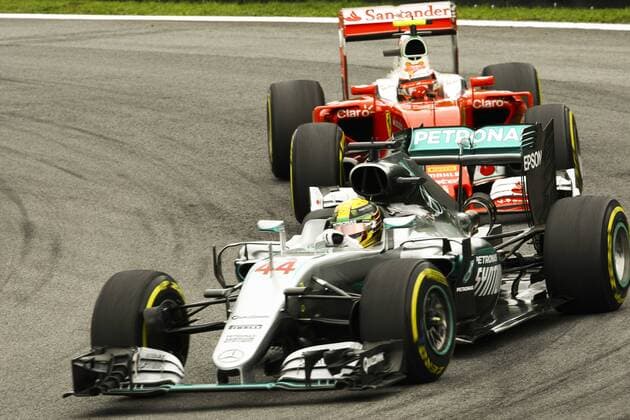 Brazil Grand Prix Formula 1 2016 SÃO PAULO, SP - 12.11.2016: BRAZIL GRAND PRIX FORMULA 1 2016 - In the photo the pilot Lewis Hamilton team Mercedes AMG Petronas F1 Team race time with the Ferrari driver Kimi Raikkonen. Second day of training for the Brazil Grand Prix Formula 1 in 2016 held at the Interlagos Circuit. (Photo: Aloisio Mauricio Fotoarena) x1229259x  AloisioxMauricio