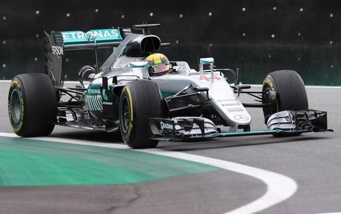 Brazil Grand Prix Formula 1 2016 SÃO PAULO, SP - 12.11.2016: BRAZIL GRAND PRIX FORMULA 1 2016 - Lewis Hamilton (GBR) Mercedes AMG Petronas F1 Team during the third practice session of the Brazil Grand Prix Formula 1 in 2016 held at the Interlagos Circuit on the morning of Friday. (Photo: Rodolfo Buhrer La Imagem Fotoarena) x1229286x  RodolfoxBuhrer