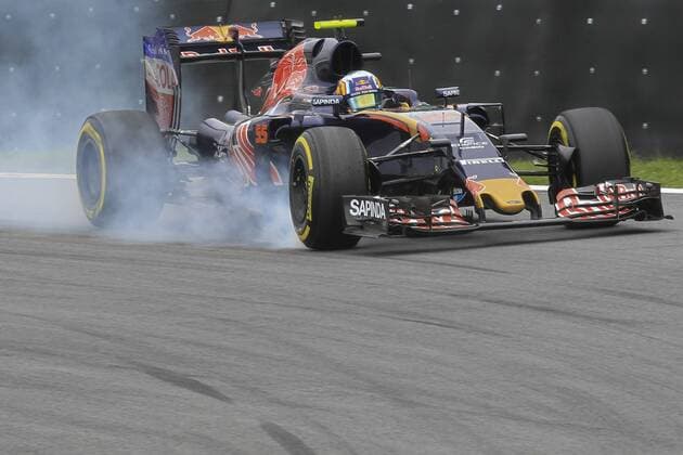 Formel 1, GP Brasilien Spanish driver Carlos Sainz from Toro Rosso in action during the third free practice of Brazil s Formula One Grand Prix at Interlagos race track in Sao Paulo, Brazil, 12 November 2016. The GP will be celebrated tomorrow 13 November. BRAZIL S FORMULA ONE GRAND RPIX !ACHTUNG: NUR REDAKTIONELLE NUTZUNG!  SAO001 20161112-636145676677569825