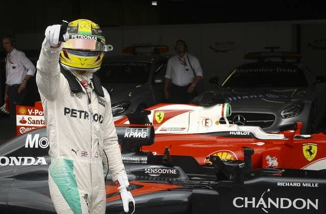 Brazil Grand Prix Formula 1 2016 SÃO PAULO, SP - 12.11.2016: BRAZIL GRAND PRIX FORMULA 1 2016 - The driver Lewis Hamilton team Mercedes AMG Petronas Team celebrates after winning the pole position in the second day of training for the Brazil Grand Prix Formula 1 in 2016 held at the Interlagos Circuit. (Photo: Aloisio Mauricio Fotoarena) x1229317x  AloisioxMauricio