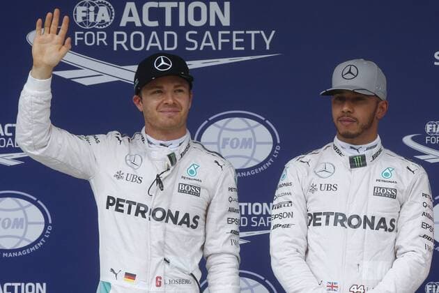Mercedes drivers Lewis Hamilton (R) and Nico Rosberg (L) celebrate their qualification after the third free practice of Brazil s Formula One Grand Prix at Interlagos race track in Sao Paulo, Brazil, 12 November 2016. The GP will be celebrated tomorrow 13 November. BRAZIL S FORMULA ONE GRAND RPIX !ACHTUNG: NUR REDAKTIONELLE NUTZUNG!  SAO001 20161112-636145733225752022